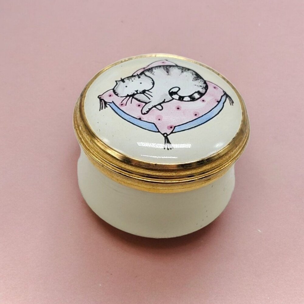 Vtg Crummles English Enamels Cat On Pillow Trinket Pill Box Gray Tabby Tiny